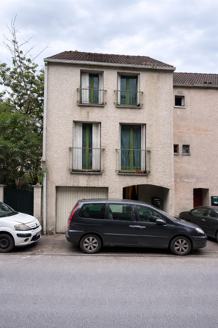 Façade d'une maison de ville avant travaux d'isolation