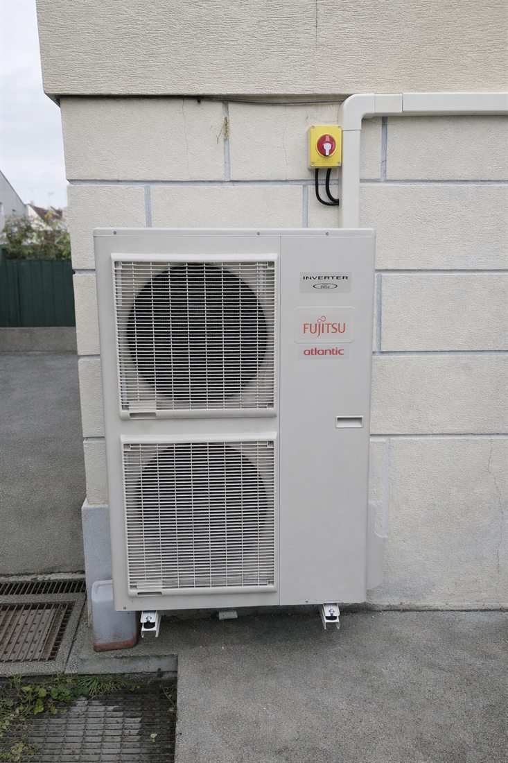 Pompe à chaleur extérieure Atlantic Fujitsu installée par Renov'House