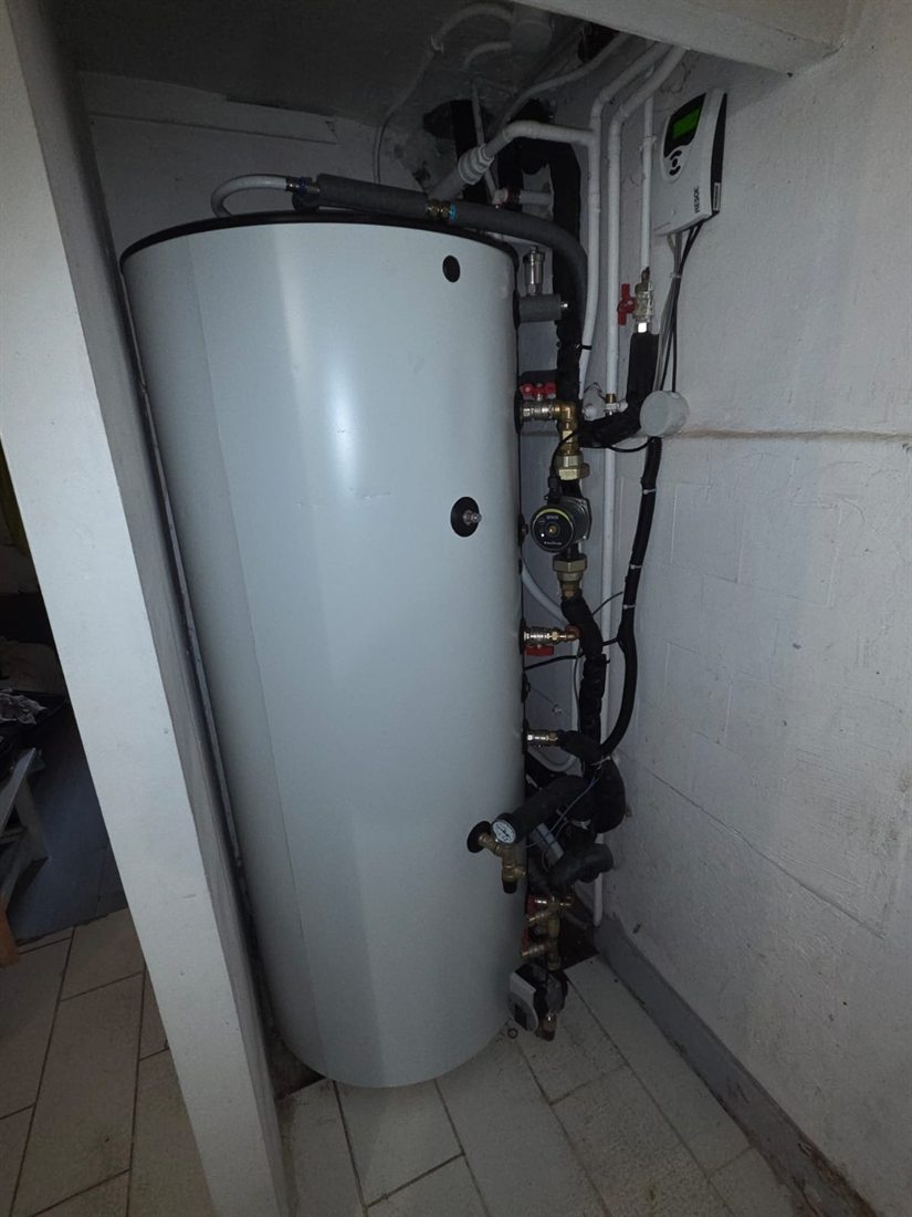 Ballon de stockage solaire, chantier Renov'House